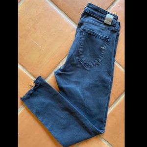 SOLD Hidden jeans faded black cropped ankle jeans